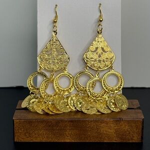 🚨3 for $15🚨 Filigree Chandelier Earrings in Gold Tone
